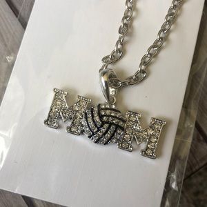 🏐NEW🏐 Volleyball “Mom” Necklace